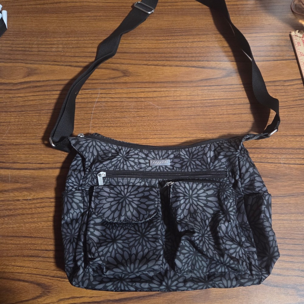 Baggallini Crossbody Bag Grey Black Floral Nylon Multi Pocket Shoulder Purse